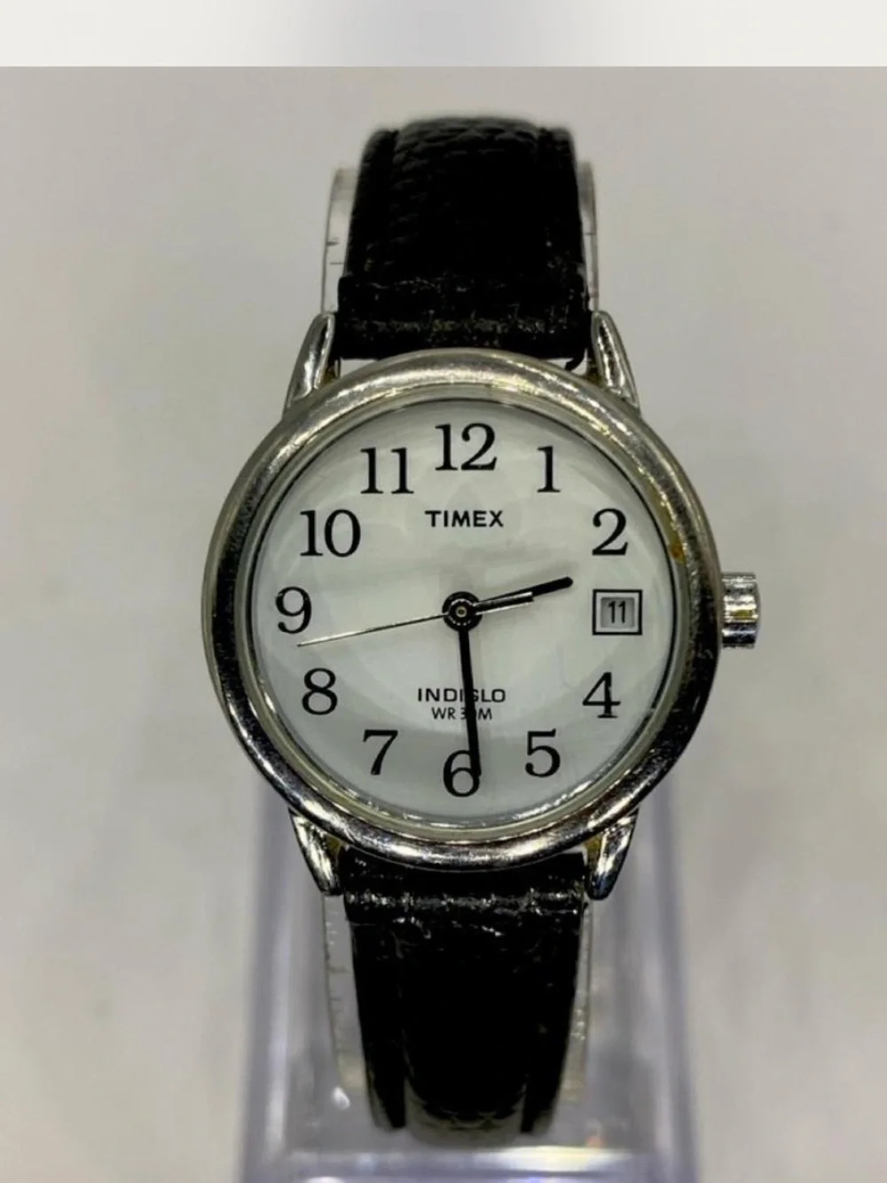 * Timex  ^^^ Women's Black Leather Strap Indiglo Watch ***
